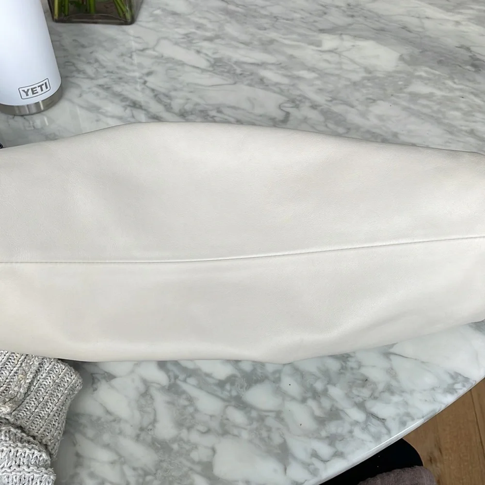 Bottega Veneta Pouch - Picture 9 of 12